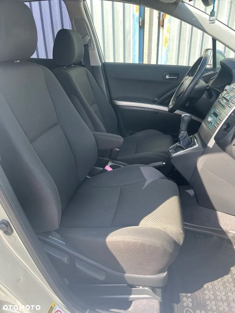 Toyota Corolla Verso - 26