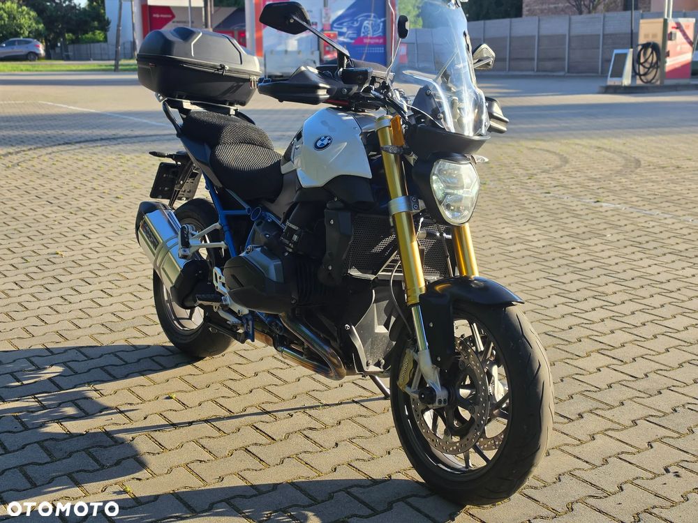 BMW R - 1