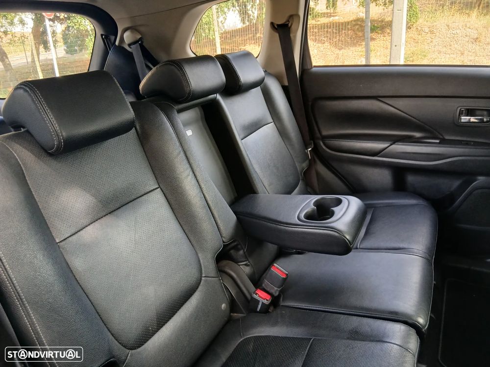 Mitsubishi Outlander 2.2 DI-D Instyle Navi - 37