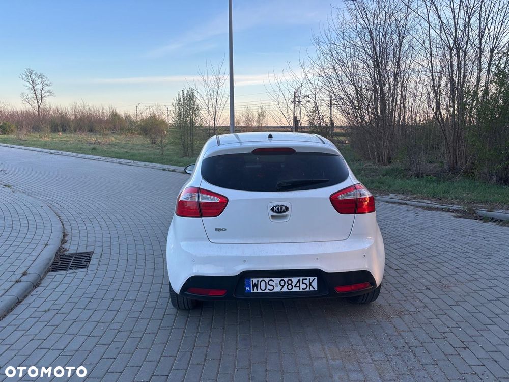 Kia Rio 1.2 L - 7