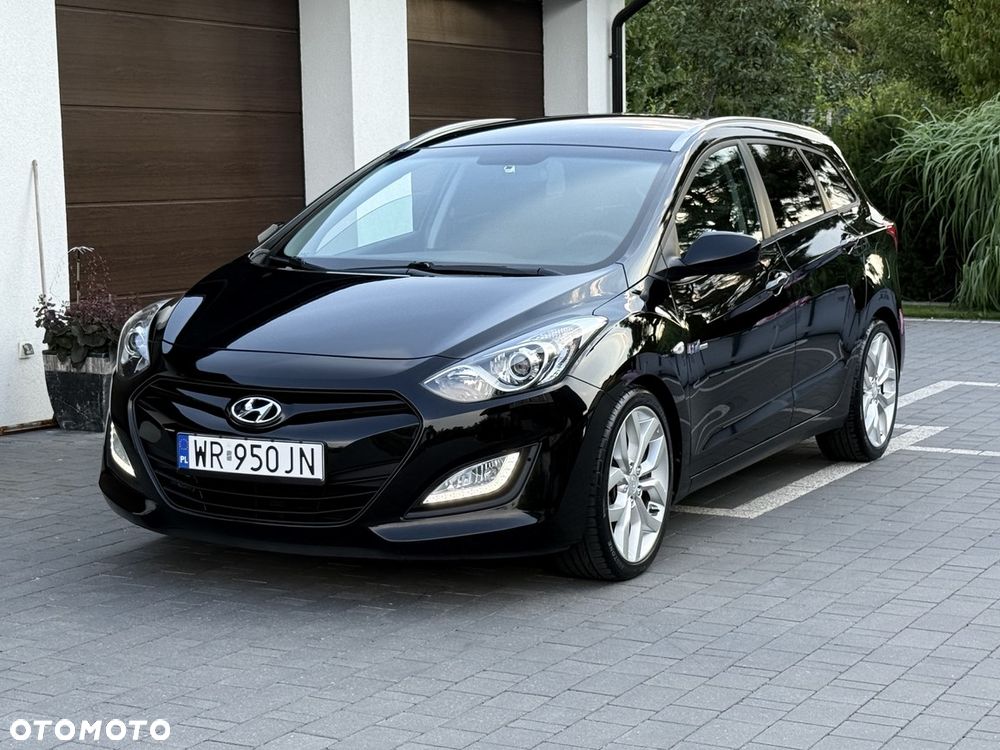 Hyundai i30 i30cw 1.6 Fifa World Cup Edition - 1