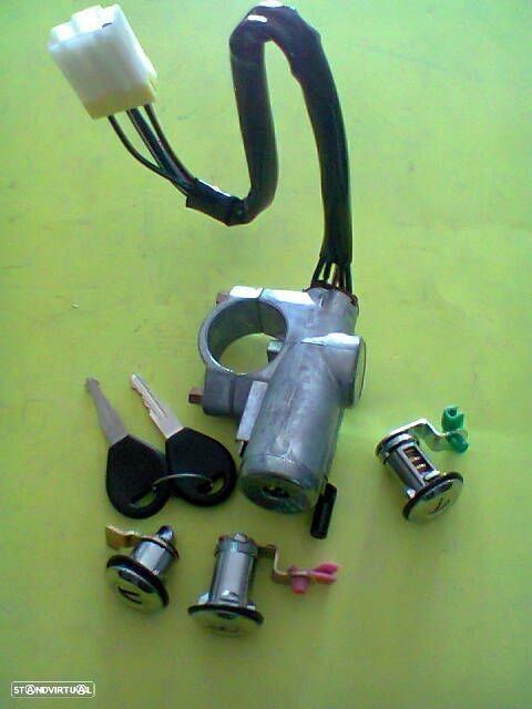 kit fechos novo Nissan Pickup D21 King Cab anos 1986 até 1997 (NOVO) - 1