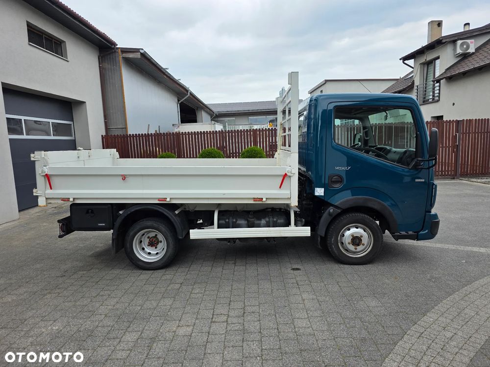 Renault Maxity - 6