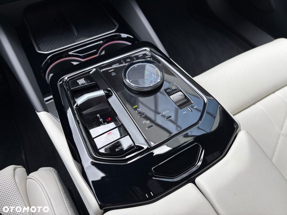 BMW Seria 5 520d xDrive mHEV M Sport - 25