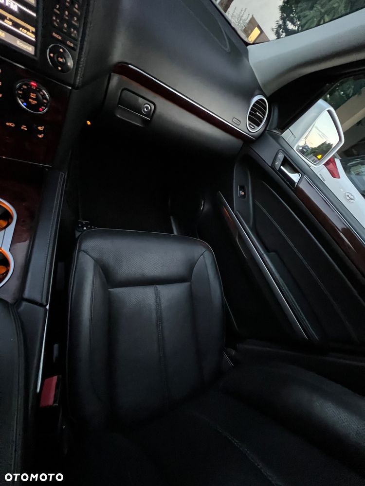 Mercedes-Benz GL 500 4Matic 7G-TRONIC - 29