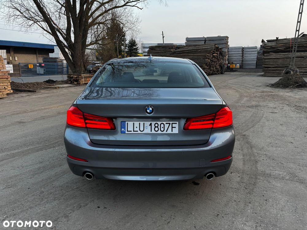 BMW Seria 5 520d xDrive Luxury Line - 4