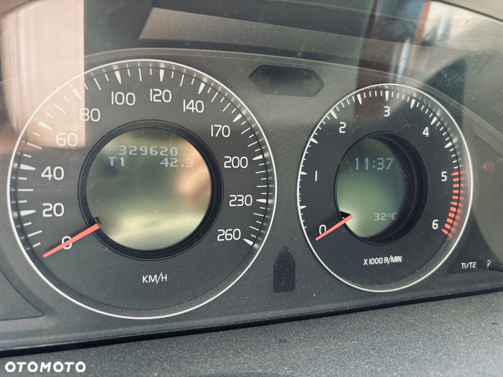 Volvo XC 70 - 12
