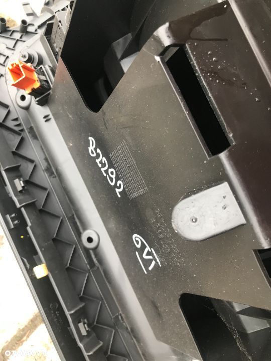 SCHOWEK GOLF VI PASAŻERA - 3