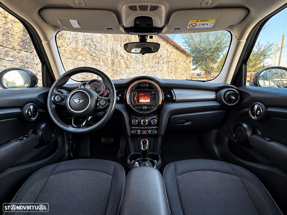 MINI 5 Portas Cooper D Auto - 27
