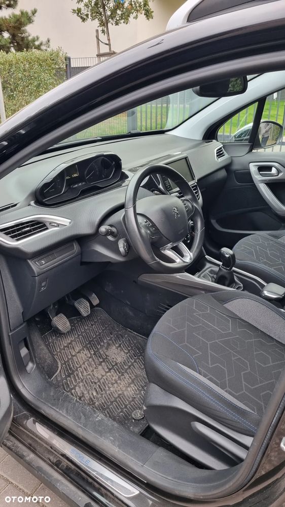 Peugeot 2008 1.2 Pure Tech Style - 7