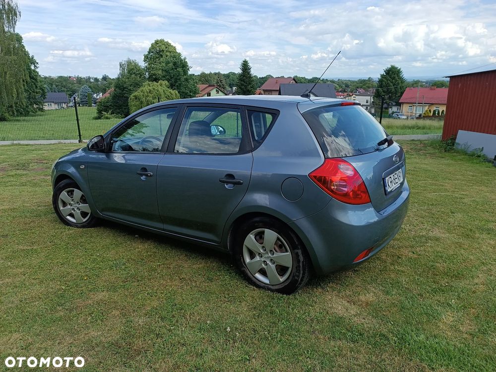 Kia Ceed - 5