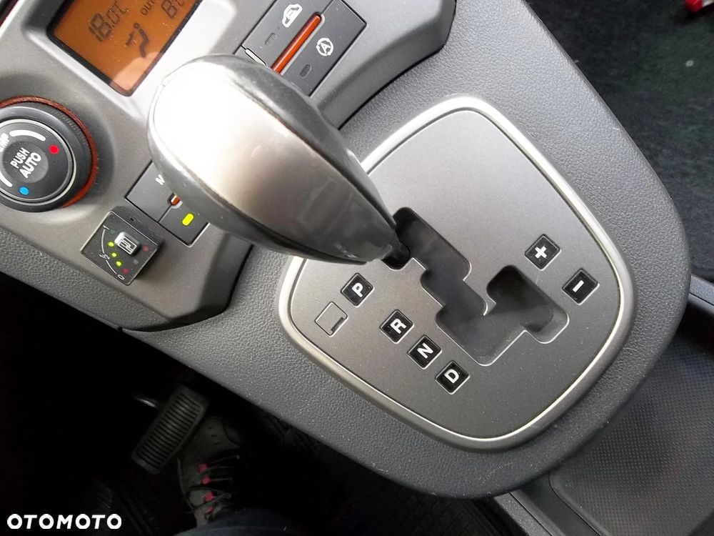 Kia Carens 2.0 CVVT Automatik EX Top - 18