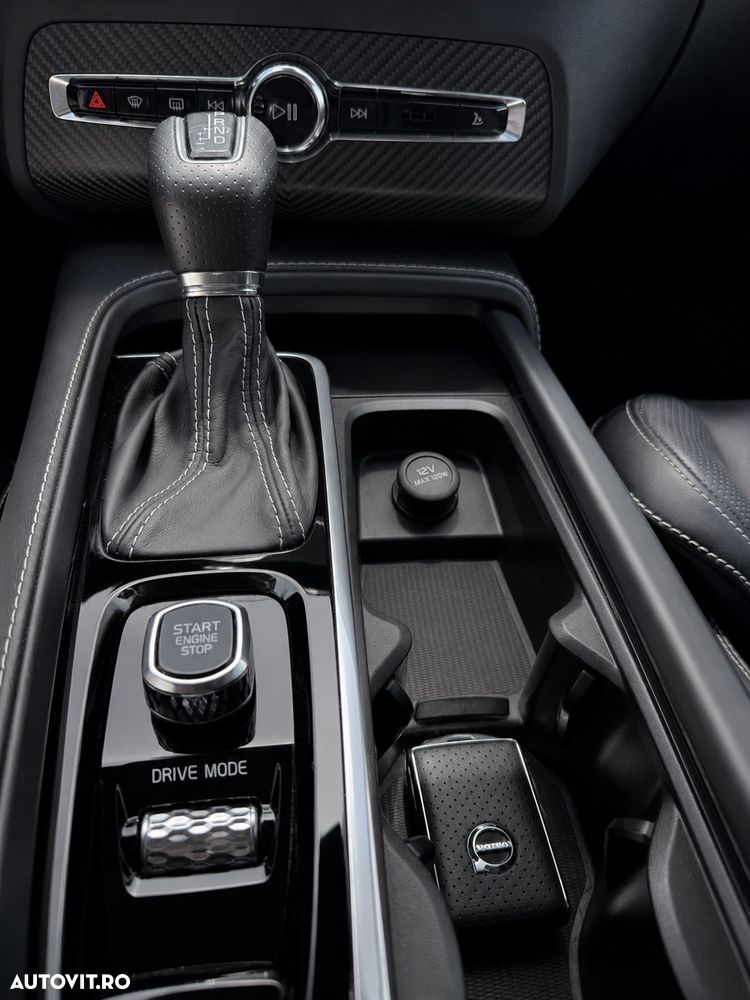 Volvo XC 90 D5 AWD R-Design - 28