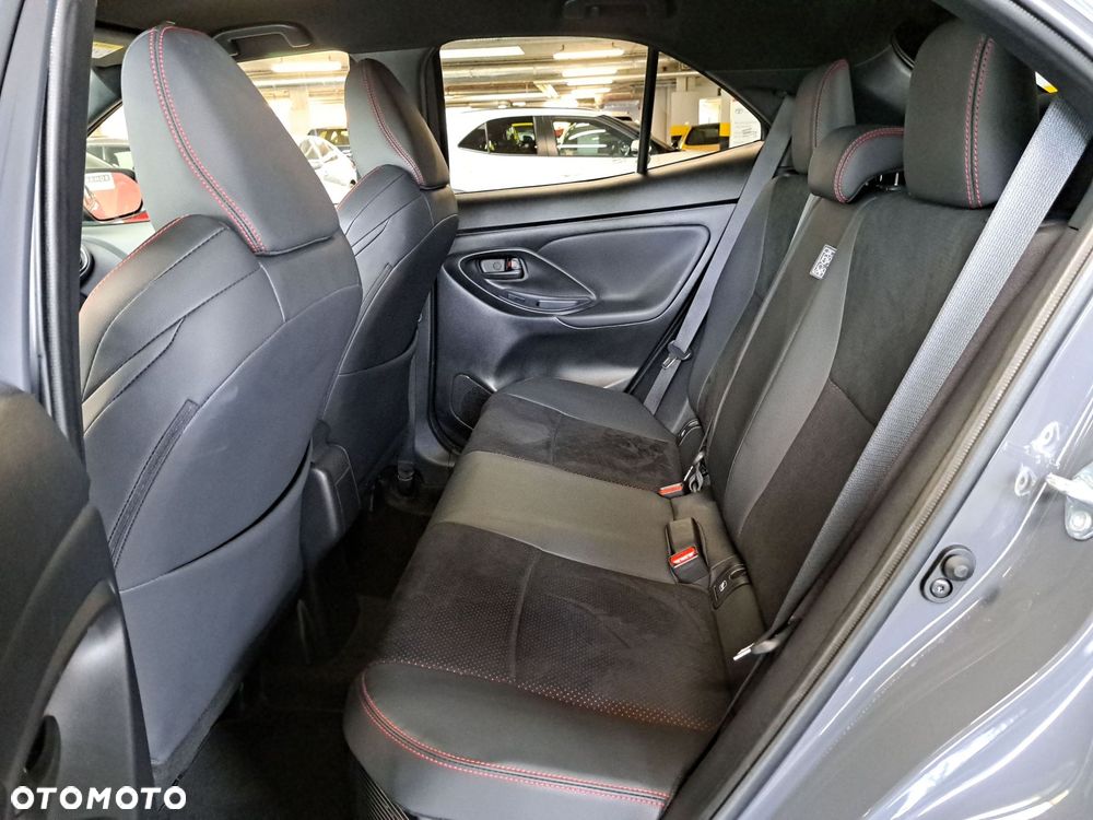 Toyota Yaris Cross Hybrid 1.5 GR Sport - 13