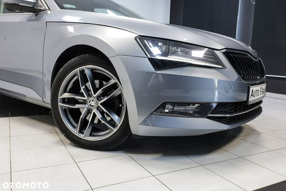 Skoda Superb 2.0 TDI SCR Style DSG - 6