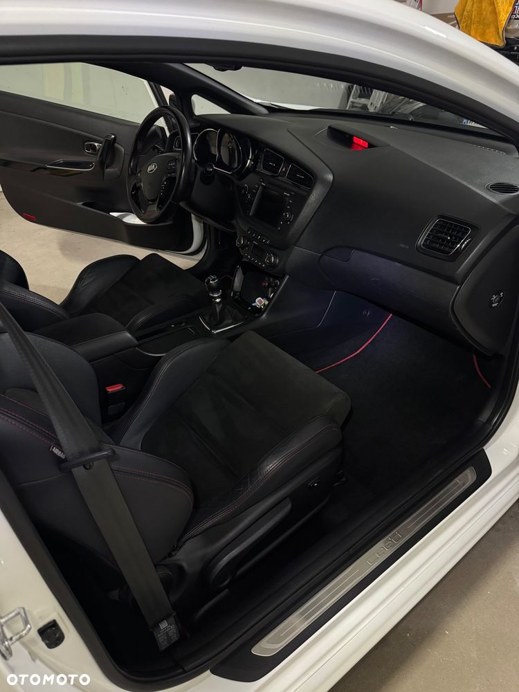 Kia ProCeed 1.6 T-GDI GT XL - 6