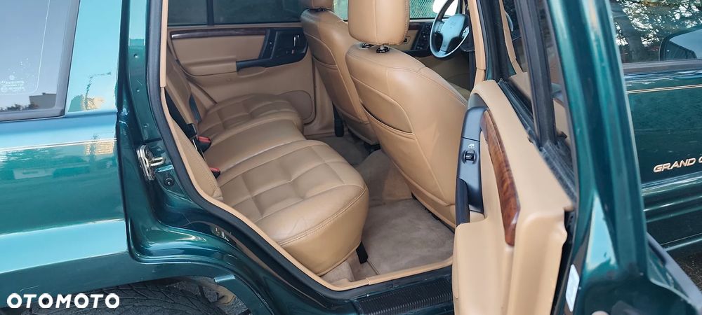 Jeep Grand Cherokee - 28