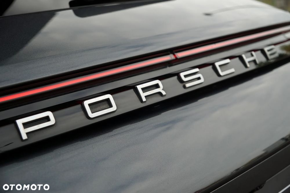 Porsche Panamera 4 Sport Turismo - 18