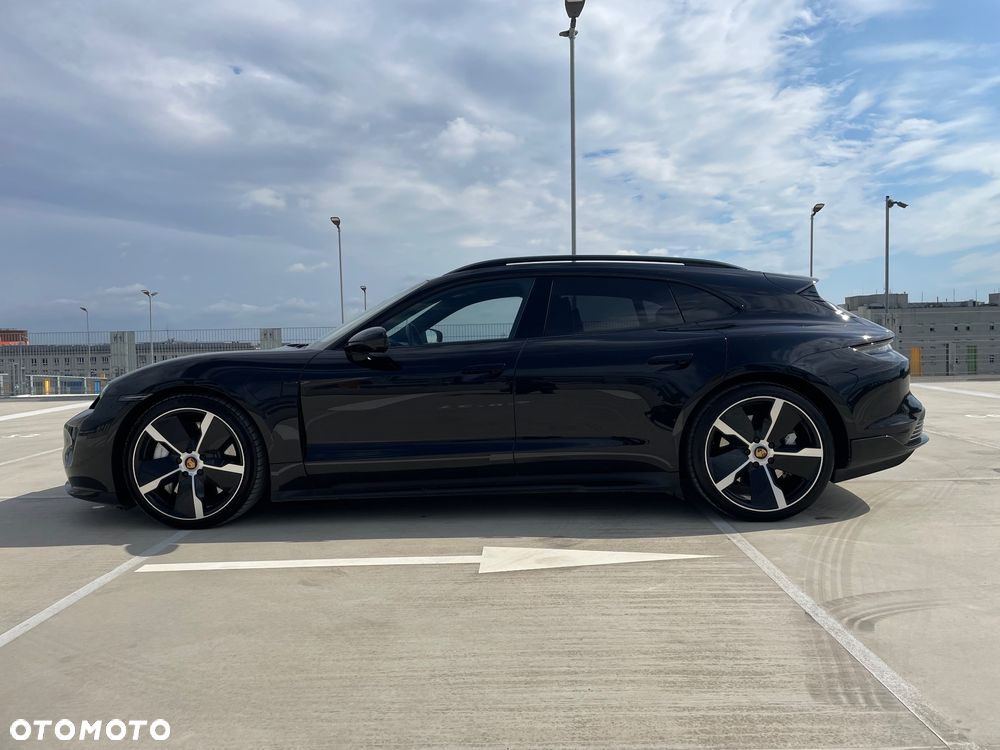 Porsche Taycan Turbo - 8