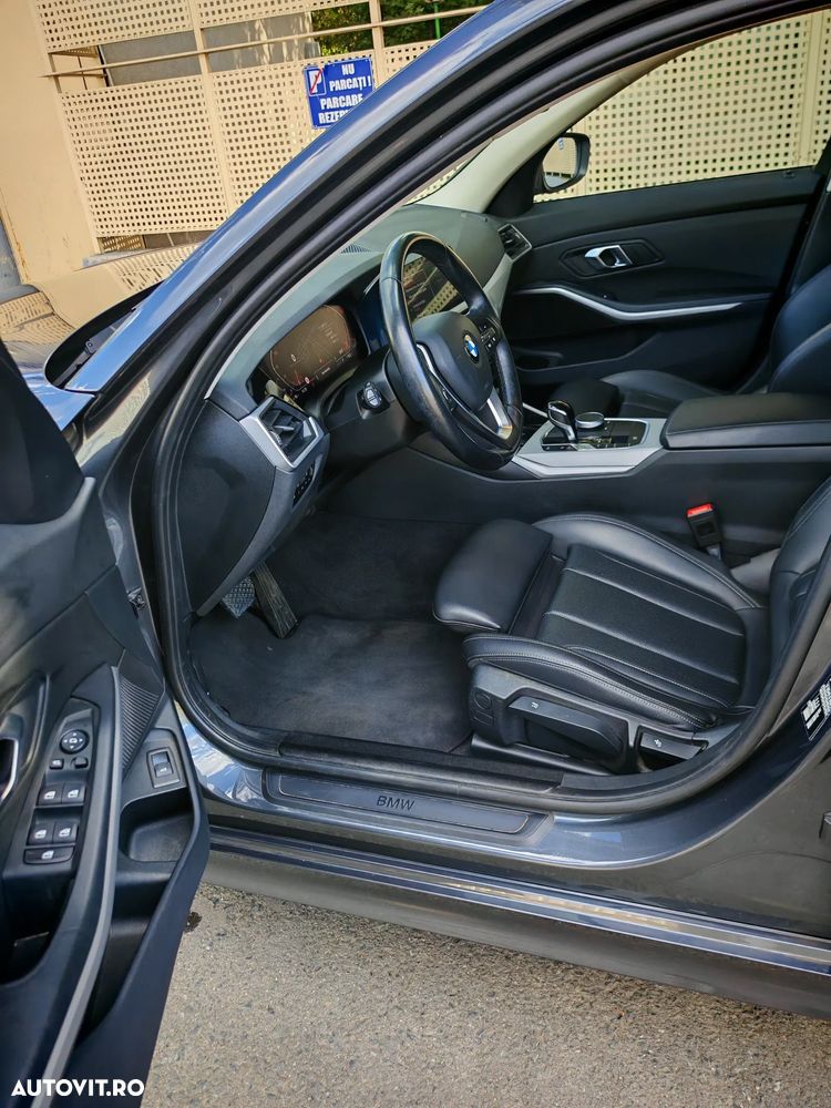 BMW Seria 3 318i AT - 12