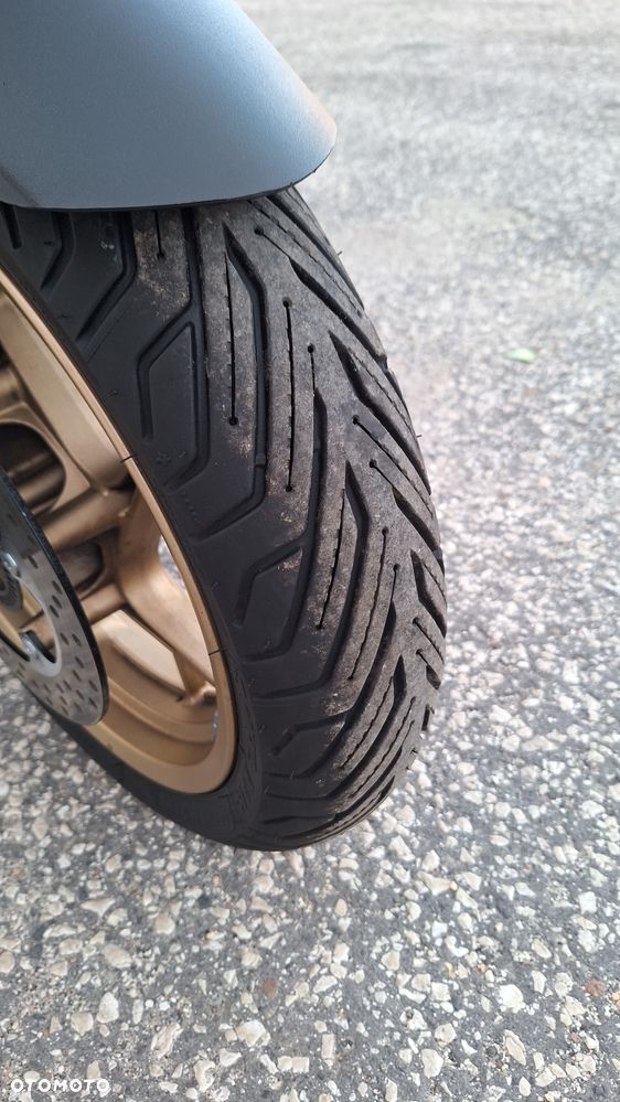 Yamaha X-max - 33