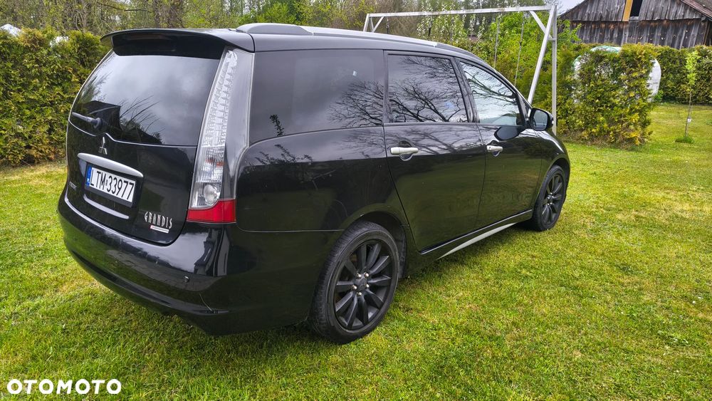 Mitsubishi Grandis - 3