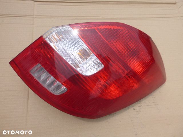 LAMPA PRAWY TYŁ PRAWA TYLNA SKODA FABIA II HB - 1