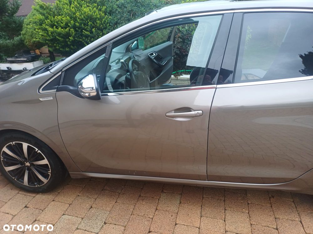 Peugeot 208 1.6 e-HDi Allure STT - 10