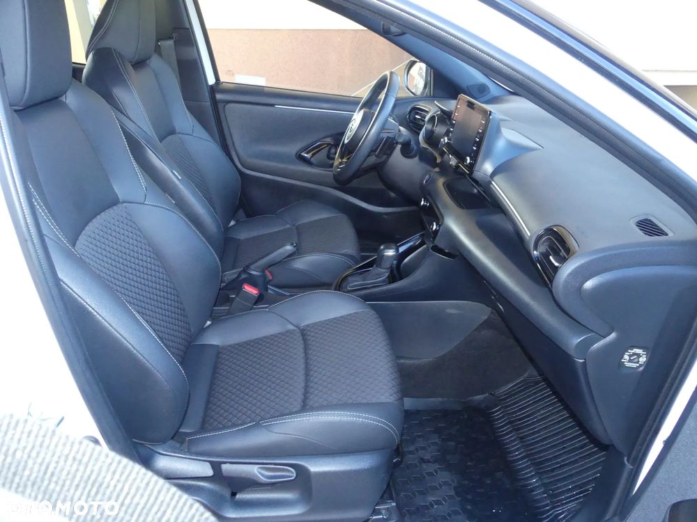 Toyota Yaris 1.5 Selection Style CVT - 32