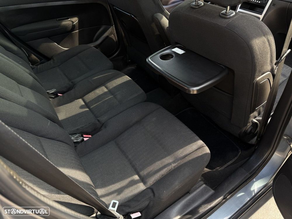 Peugeot 307 Break 1.6 HDi XS Premium — fotografia 17