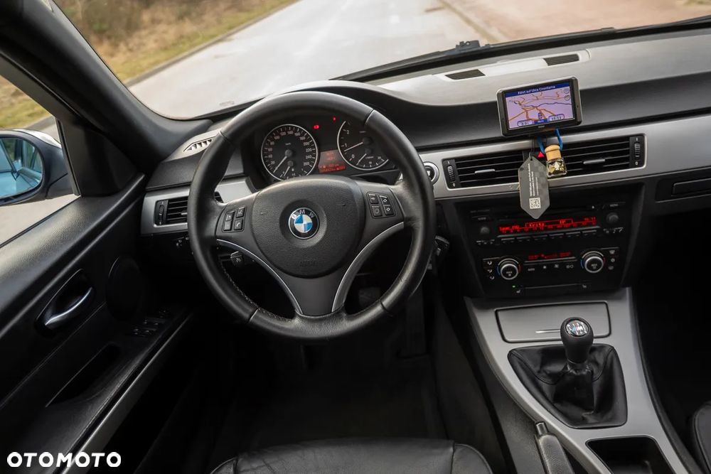 BMW Seria 3 - 35