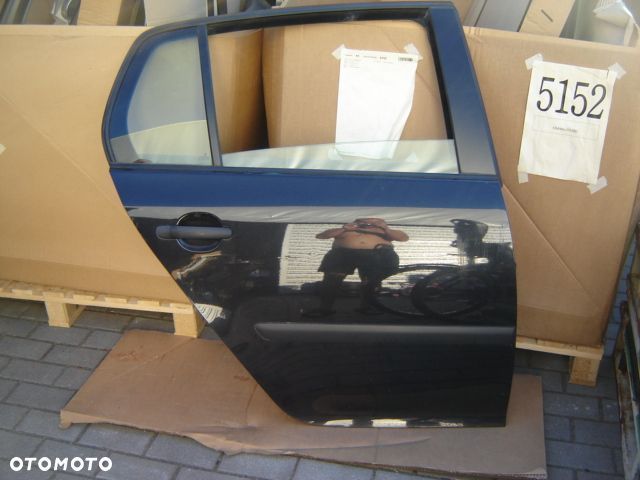 VW GOLF V DRZWI LC9X TYŁ PRAWY IDEALNE POD KOLOR - 1