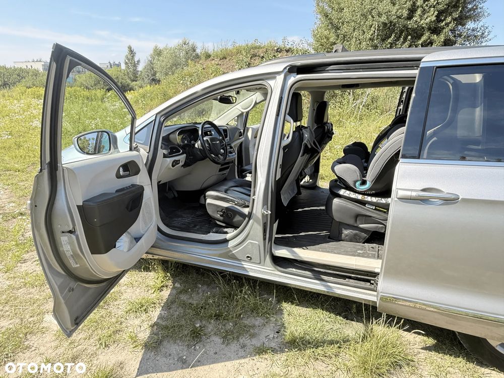 Chrysler Pacifica - 14