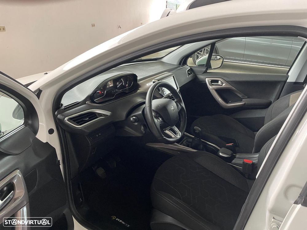 Peugeot 2008 1.6 e-HDi Active - 9