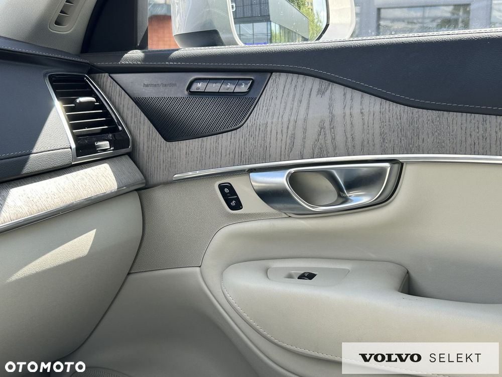 Volvo XC 90 - 25