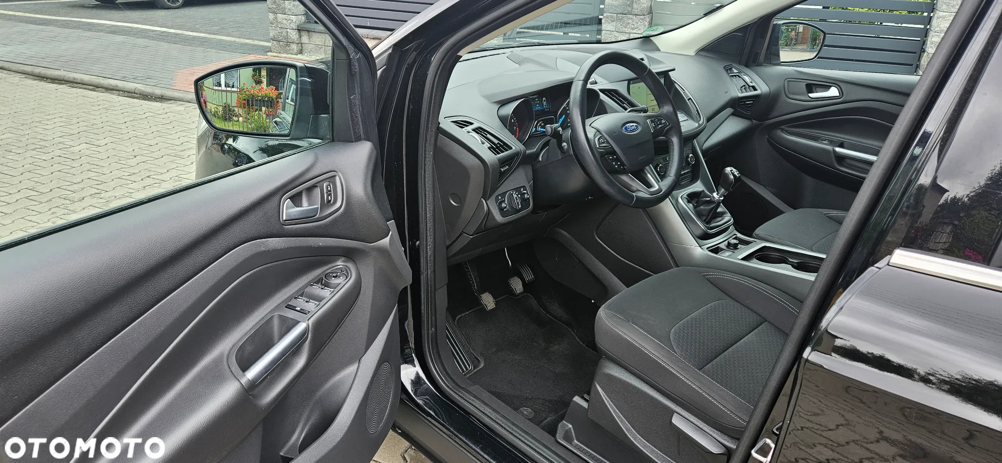Ford Kuga 1.5 EcoBoost 2x4 Titanium - 14
