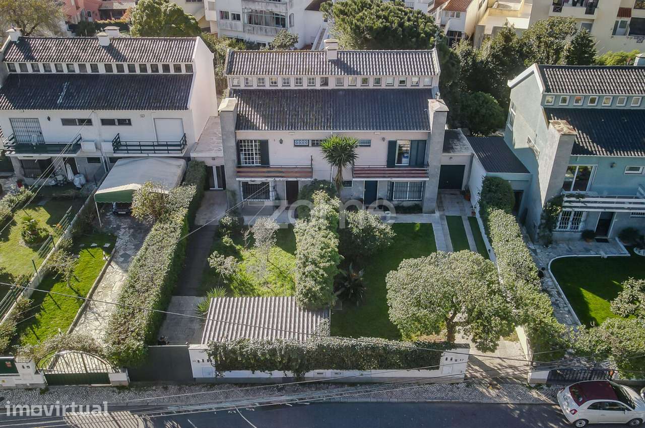 Moradia T5 com Jardim em São João do Estoril - Grande imagem: 3/36