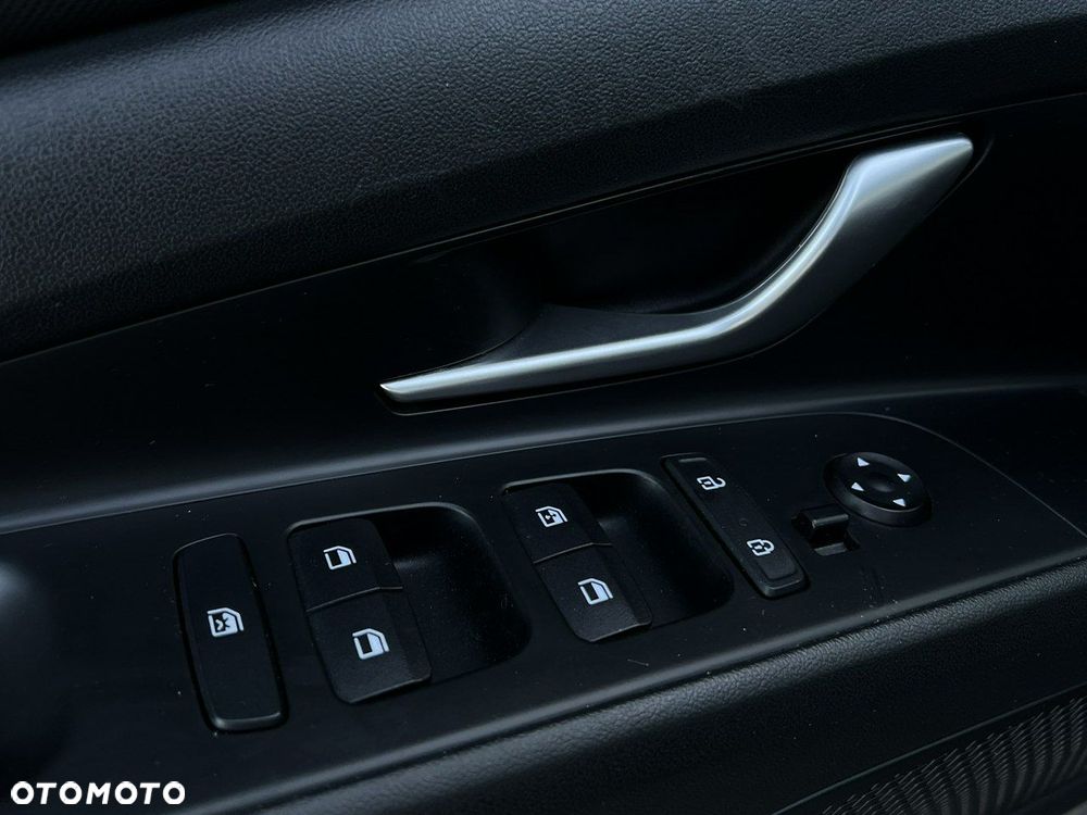 Hyundai Elantra - 13