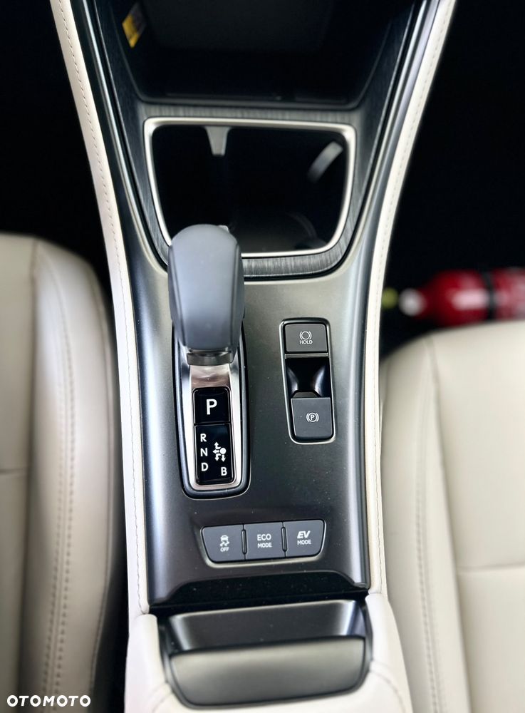 Lexus LBX - 17