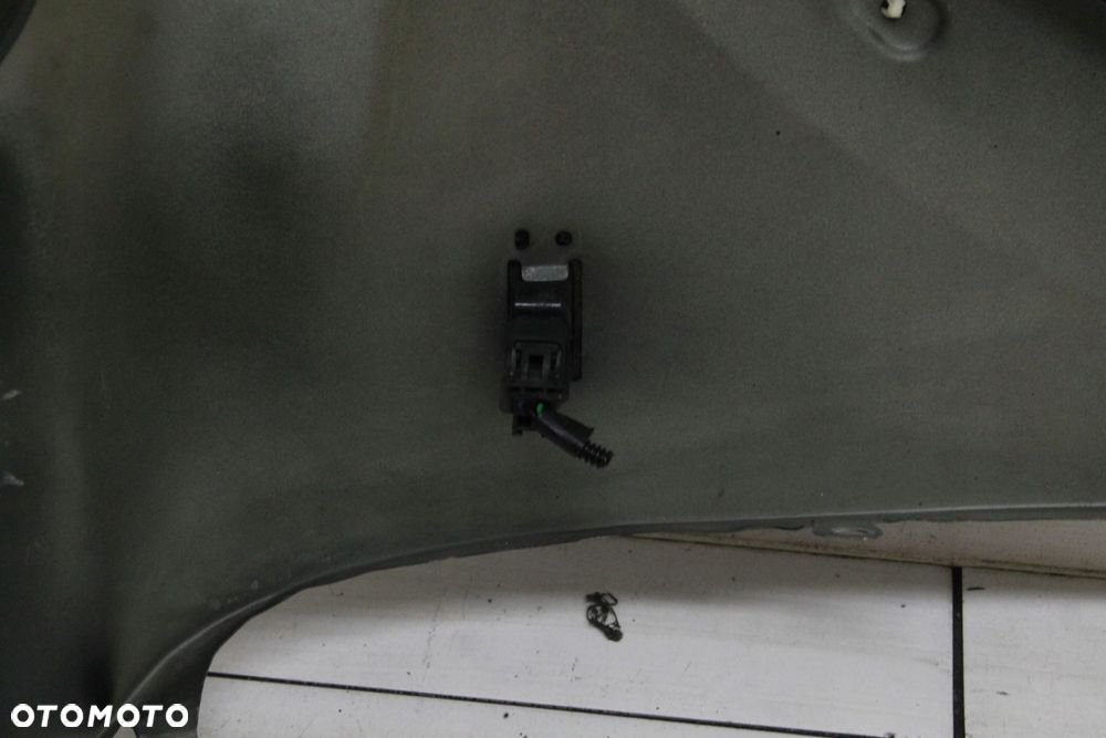 VOLVO XC70 I 2006R BŁOTNIK LEWY PRZÓD PRZEDNI 465 - KOD LAKIERU - 8