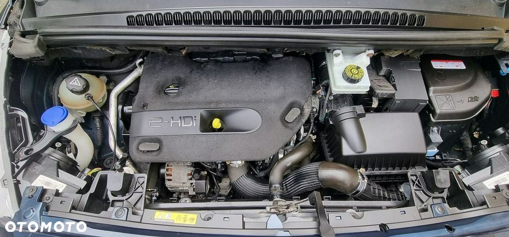 Peugeot 5008 - 8