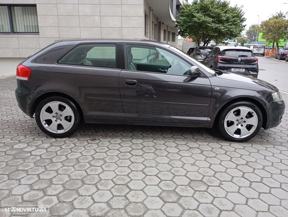 Audi A3 2.0 FSI Sport - 6