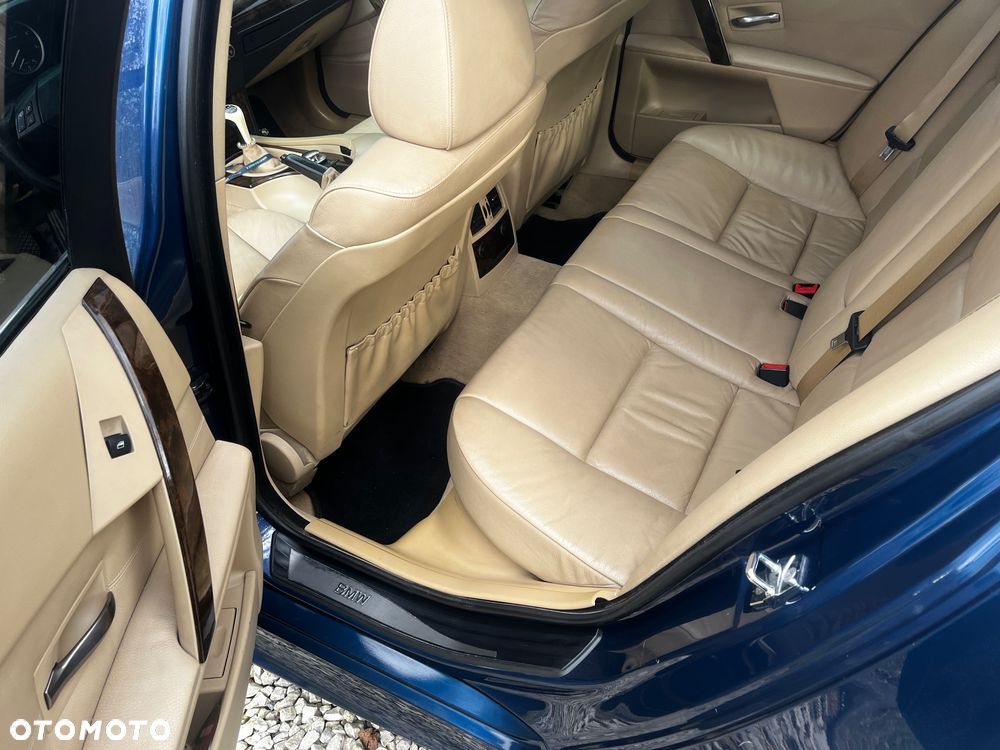BMW Seria 5 525d - 10