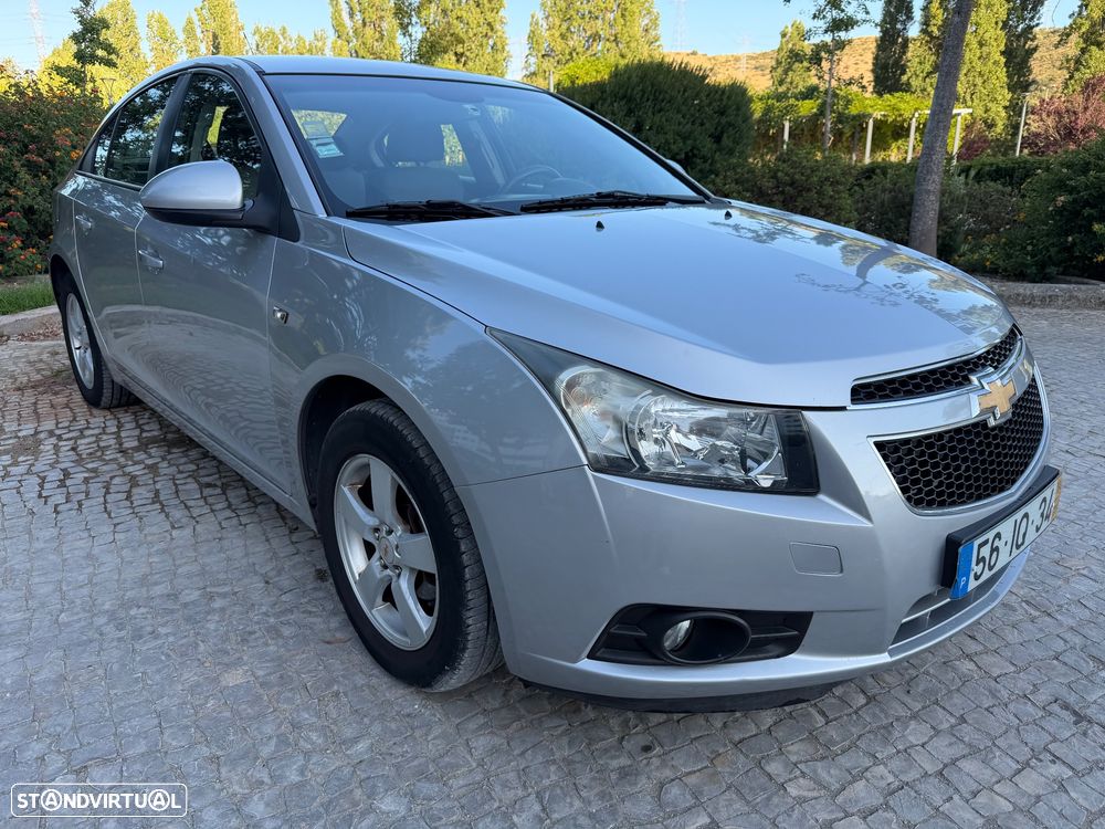 Chevrolet Cruze 1.6 LS - 3