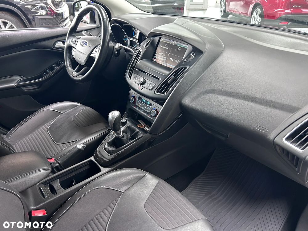 Ford Focus 1.5 EcoBoost Platinium X ASS - 17