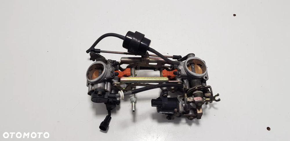 Suzuki DL 650 V-Strom 04-06 Przepustnica - 1