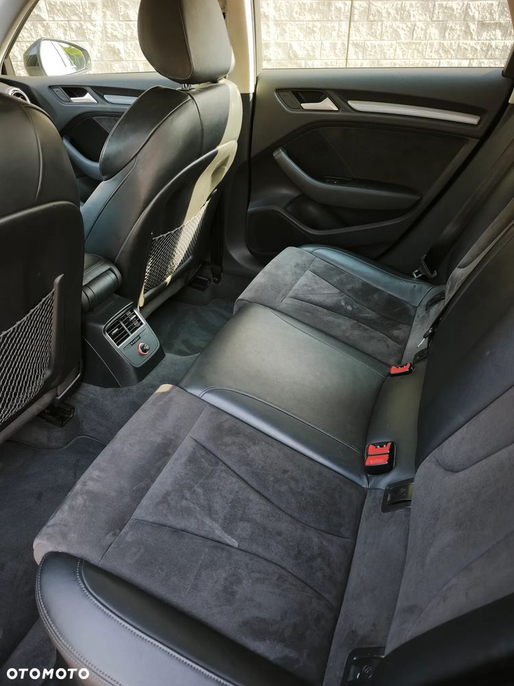 Audi A3 Sportback 2.0 TDI (clean diesel) quattro S tronic Ambiente - 24