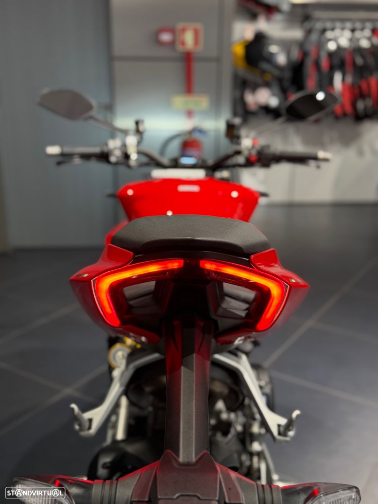 Ducati Streetfighter V2 - 10
