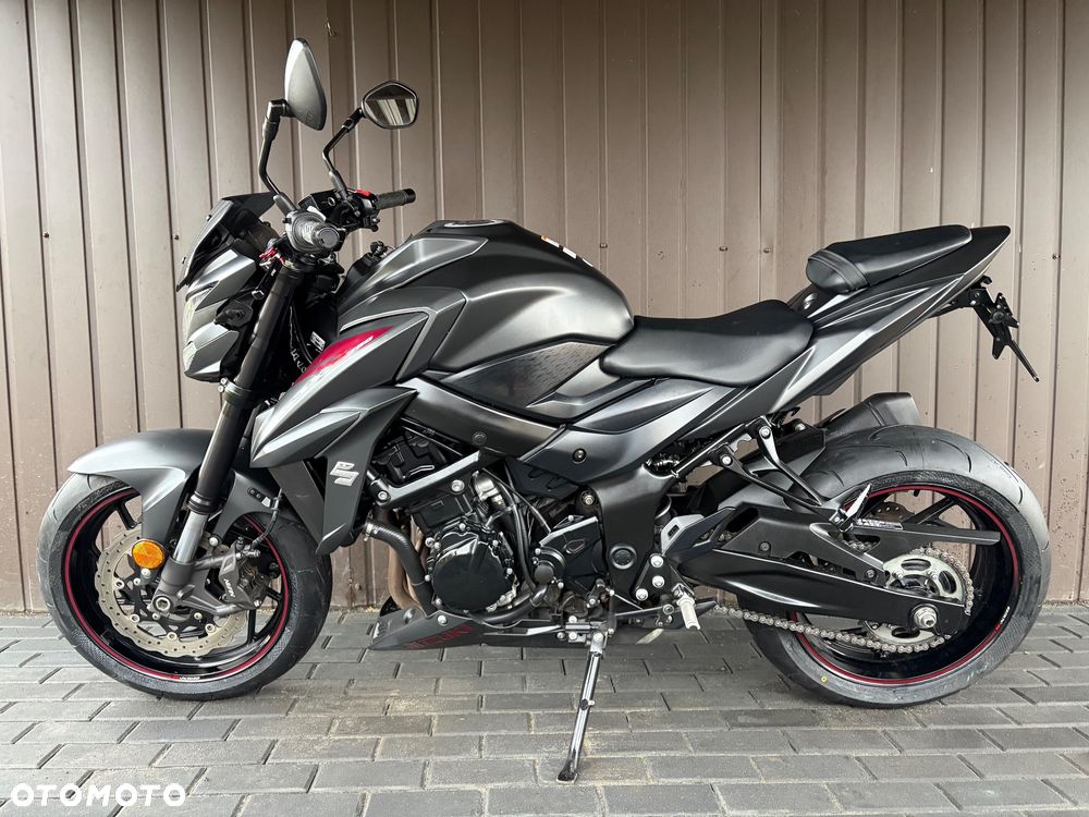 Suzuki GSX - 29