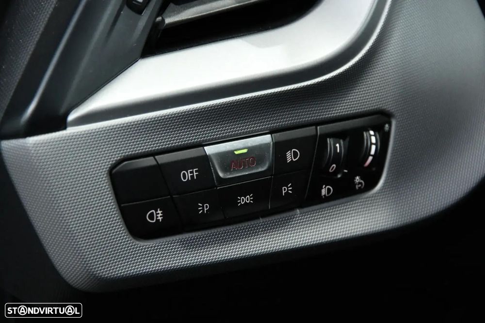 BMW 116 i Advantage — fotografia 5